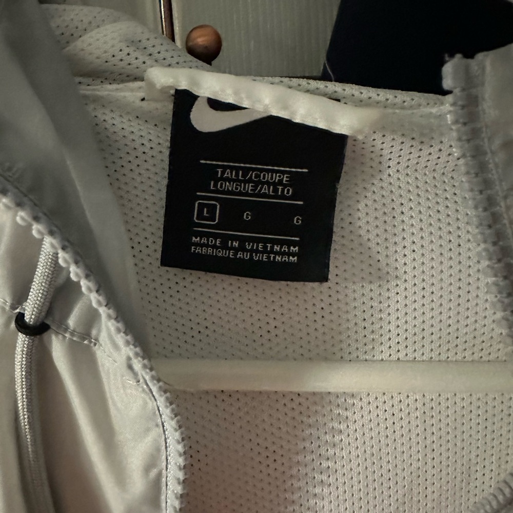 Nike Windrunner Jacket. Size Large - image 3